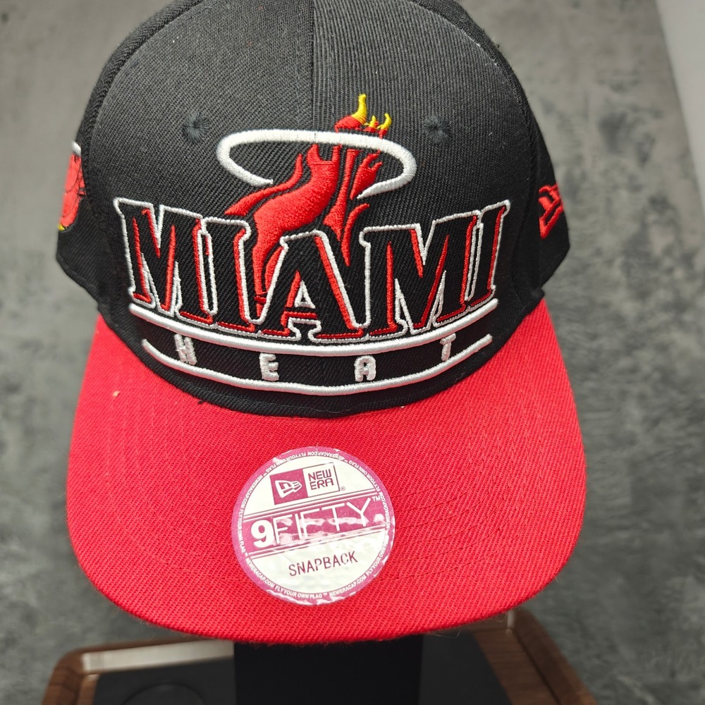 New Era Miami Heat Hat Mens OSFM Black Red 9FIFTY Snapback NBA Basketball Cap